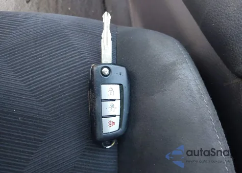 2015 Nissan Rogue S из США, поврежденный, VIN KNMAT2MT3FP548957